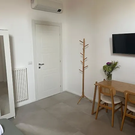 Lodi Modern House روما